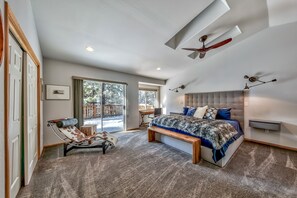 3 bedrooms, desk, iron/ironing board, free WiFi