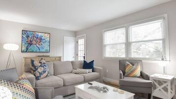 TV, Netflix, Hulu, streaming services