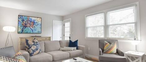 Una televisión, Netflix, Hulu, servicios de streaming