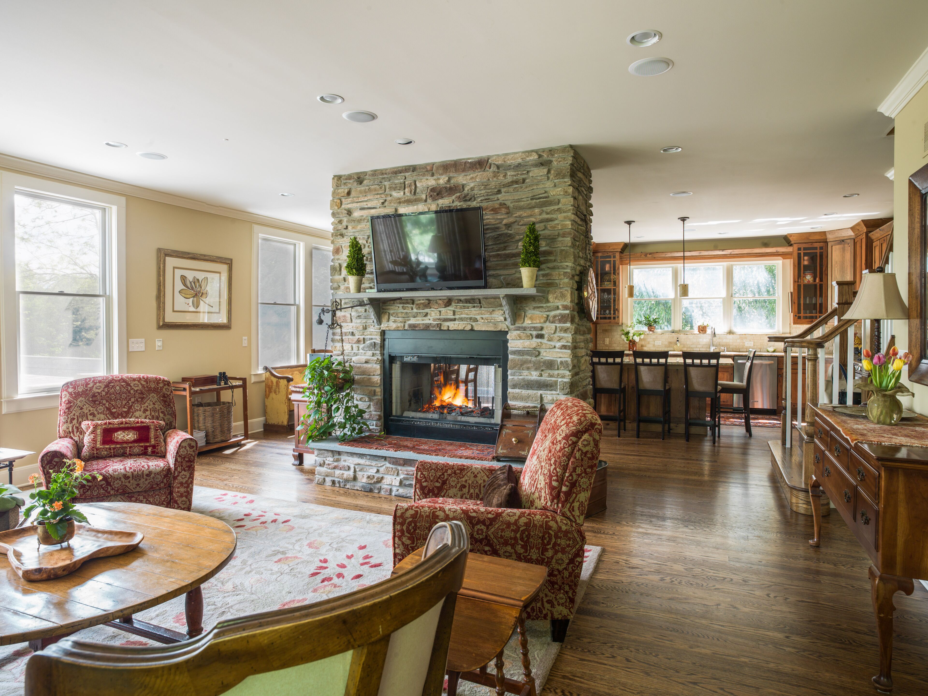 Smart TV, fireplace, foosball, table tennis