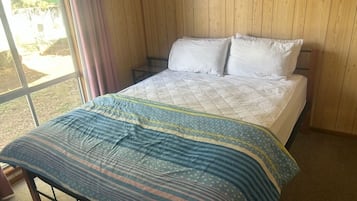 3 bedrooms, iron/ironing board, free WiFi