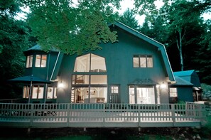 Exterior - Stunning Modern Barn minutes from Woodstock 21N-195 (Mt Tremper)