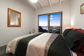 3 habitaciones, tabla de planchar con plancha, cuna de viaje y wifi 