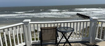 Majestic Sandcastle! Oceanfront-Pet Friendly! 4 King BRs -1 queen sleeping area