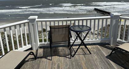 Majestic Sandcastle! Oceanfront-Pet Friendly! 4 King BRs -1 queen sleeping area