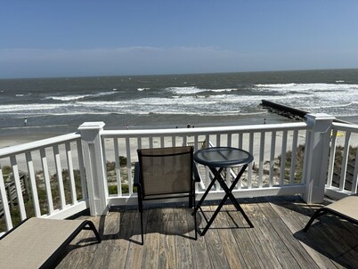 Majestic Sandcastle! Oceanfront-Pet Friendly! 4 King BRs -1 queen sleeping area