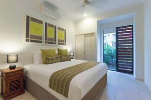 4 habitaciones, tabla de planchar con plancha y wifi