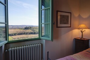 9 makuuhuonetta, työpöytä, silitysrauta/-lauta, ilmainen Wi-Fi