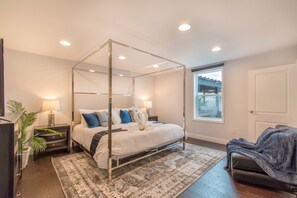 5 habitaciones, escritorio, tabla de planchar con plancha y wifi gratis