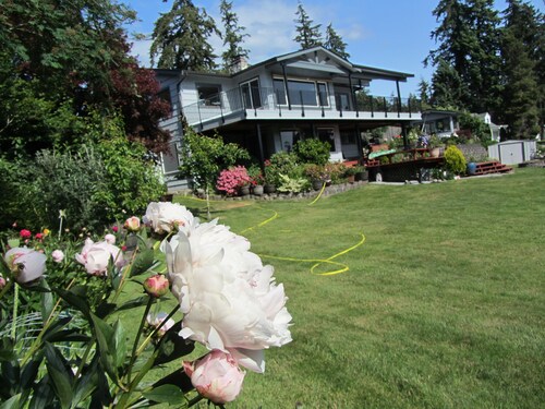 Lake front - Upper floor - no animal- allergies 