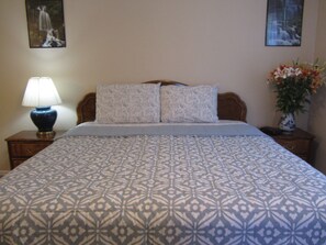 2 bedrooms, iron/ironing board, free WiFi, bed sheets