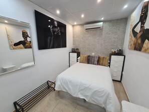 4 bedrooms, in-room safe, iron/ironing board, travel crib