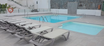 Comfortable luxury Finca in Puerto Rico with pools. Close to beach, great value