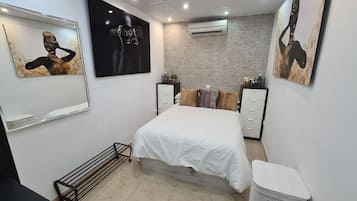 4 bedrooms, in-room safe, iron/ironing board, travel crib