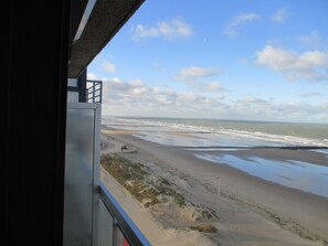 Interior - Studio on the beach with sea view (Middelkerke)