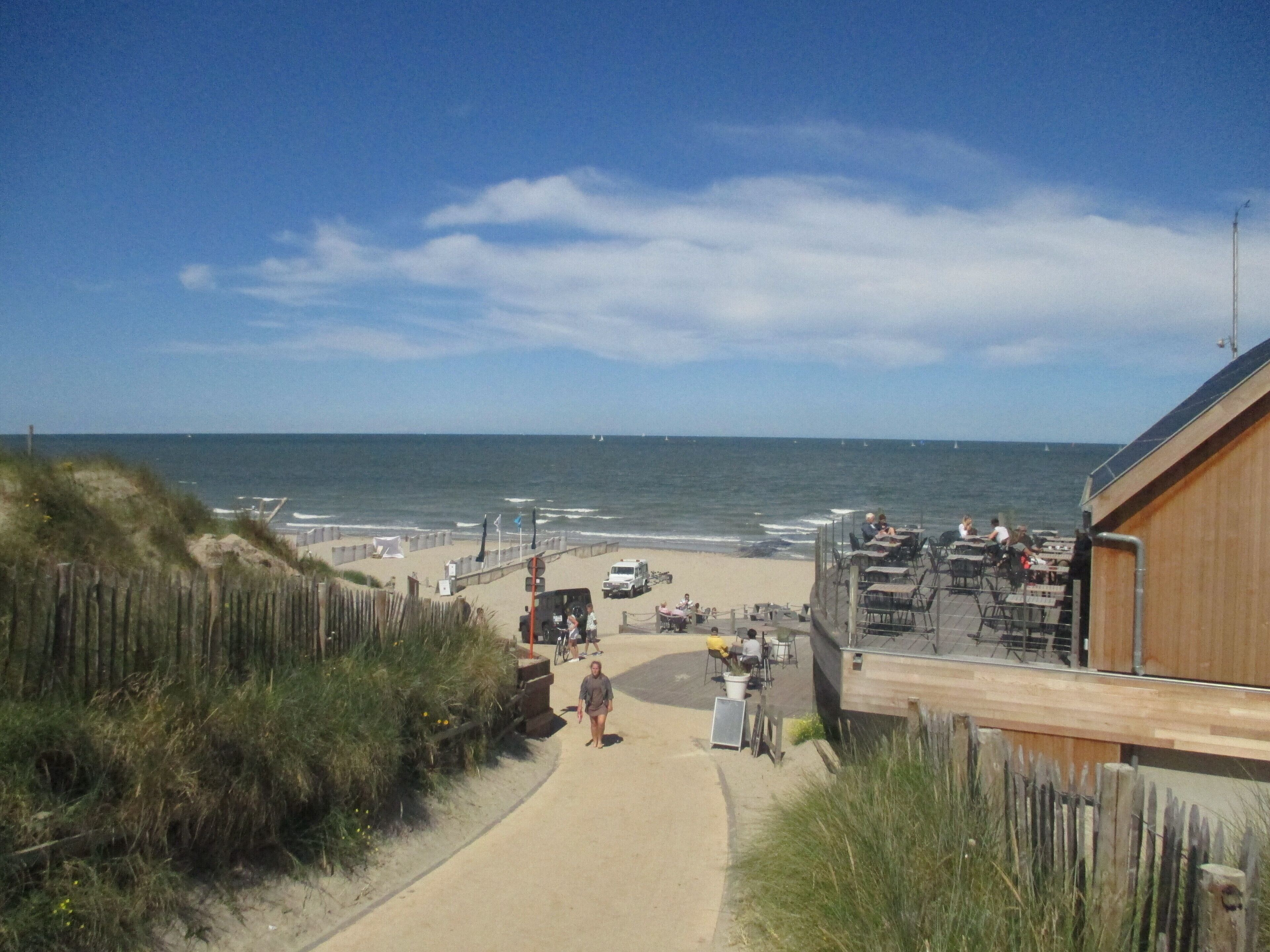 Plage à proximité, chaises longues