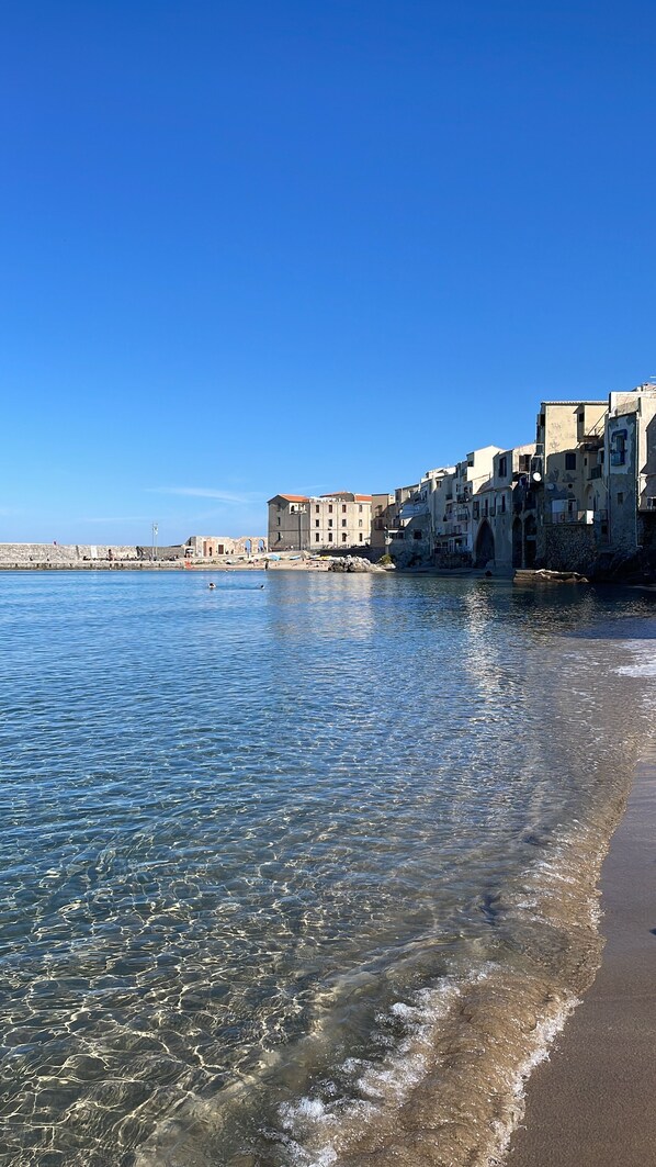 Beach - Delicious central penthouse in Cefalu' with enchanting and panoramic sea view. (Cefalù (Pa))