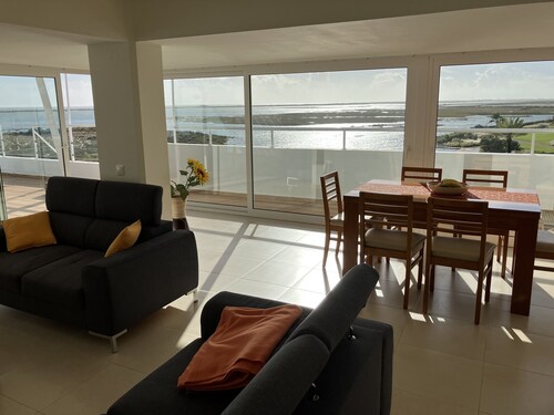 Penthouse-Apartment mit Gemeinschaftspool und spektakulärem Lagunenblick.