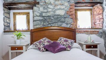 2 slaapkamers, een strijkplank/strijkijzer, gratis wifi, beddengoed