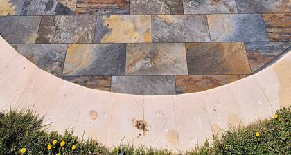 En PROVENCE, Face AU LUBERON, UN PETIT COIN DE PARADIS, VILLA PRIVEE POUR 6 Pers