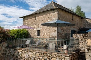 Property grounds - Idyllic Country House with secure pool, panoramic views (Lunac)