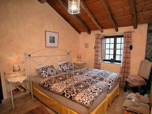 1 chambre, fer et planche à repasser, accès Internet, draps fournis