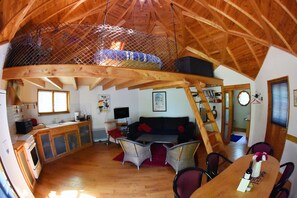 TV, books - Un Paradis Au Coeur Du Tarn (Penne)