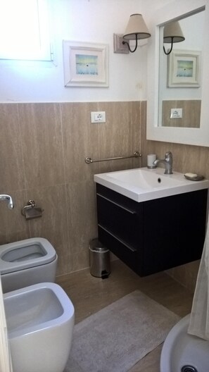 Hair dryer, towels