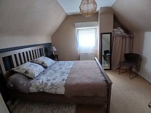 1 bedroom, iron/ironing board, travel cot, free WiFi - Bed and Breakfast "La Parenthèse" - South Morbihan (Plouhinec)