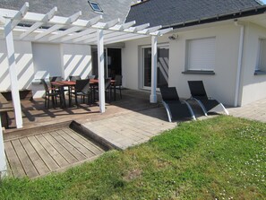 Outdoor dining - Bed and Breakfast "La Parenthèse" - South Morbihan (Plouhinec)