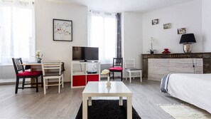 1 bedroom, iron/ironing board, free WiFi, bed sheets - Bordeaux Hyper Center ville Rue Courbin renovated, cozy and bright (Bordeaux)