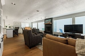 Smart-TV, Kamin, DVD-Player