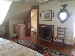 2 bedrooms, iron/ironing board, Internet, bed sheets