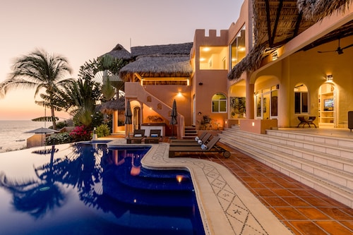 Luxurious Oceanfront Villa - Steps from Manzanillo Beach - Best View in Puerto