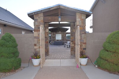 TACIT SHADOW - "Escape" Two Bedroom Suite w/ Balcony - Sleeps 9 Guests in Beds