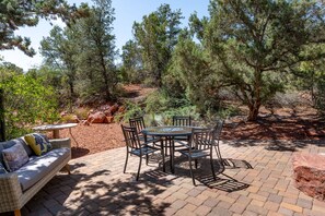 Outdoor dining - West Sedona - 5 mins to Best Trails! (Sedona)