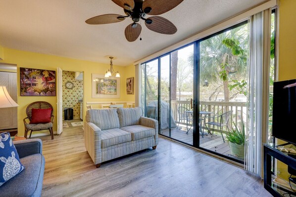 Smart TV, DVD player