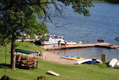 2BR Cabin Nestled in Towering Pines on a quiet lake. Pets accepted!
