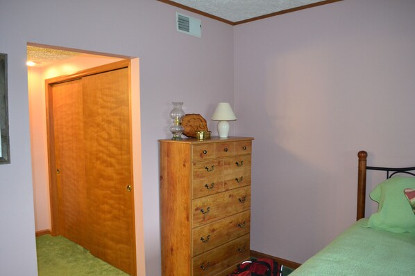 2 sovrum, strykjärn/strykbräda, gratis wi-fi och sängkläder