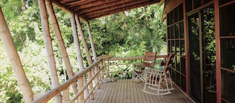 Peaceful ocean view Home in Ballena Marine National Park. Walk to Beaches.