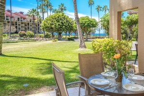 Outdoor dining - Faces Kamaole Beach Park 3,  Ground Floor, Large Lanai,  partial Ocean View (Kihei)