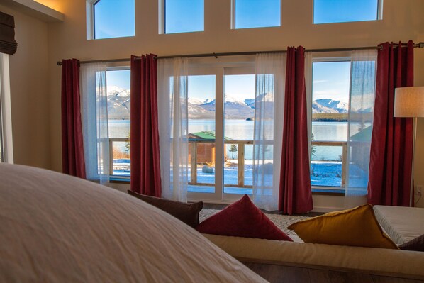 Deluxe-Villa, 1 King-Bett, Nichtraucher, Seeblick | Blick vom Balkon