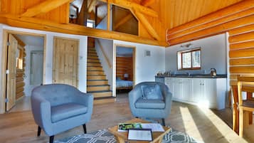 Family Cabin, Multiple Beds, Non Smoking | Living room