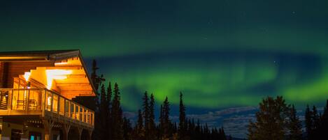 住宿正面 (夜晚)