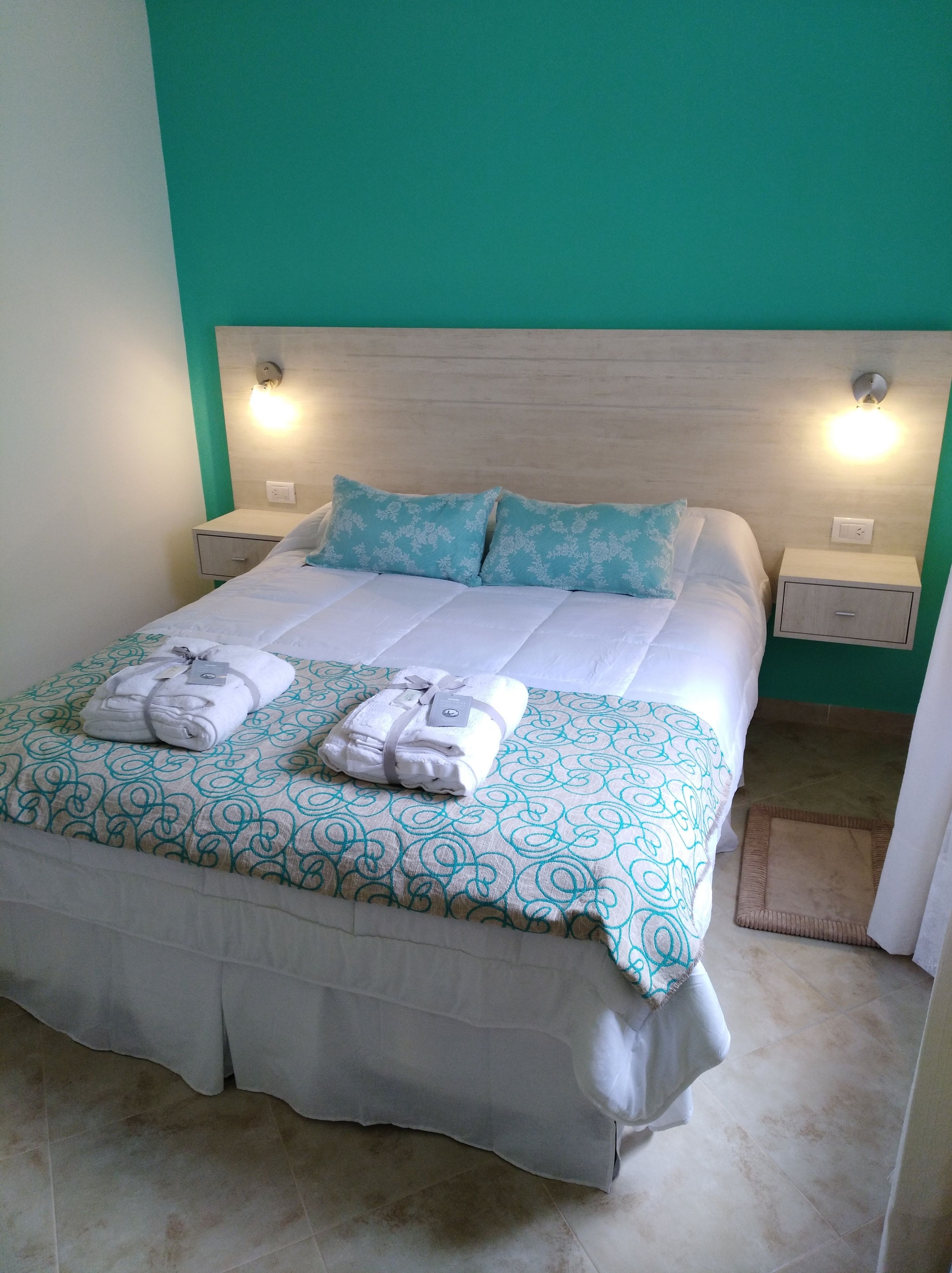 1 bedroom, Egyptian cotton sheets, premium bedding, Select Comfort beds