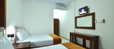 Deluxe studio, 2 tweepersoonsbedden, niet-roken | Een bureau, gratis wifi, beddengoed