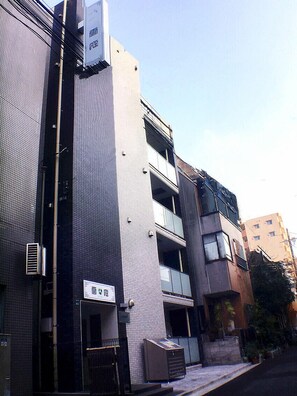 施設の正面