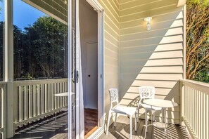 Porch - Hampton Estate Wines (Tamborine Mountain)