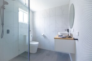 Standard Cottage, 1 Queen Bed | Bathroom - Hampton Estate Wines (Tamborine Mountain)