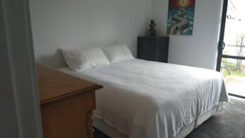 4 bedrooms, free WiFi, bed sheets